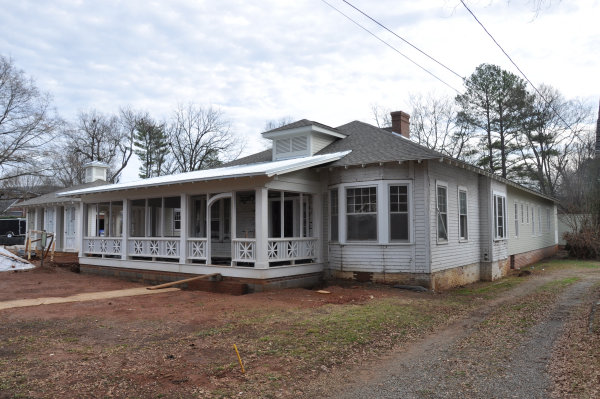 438 Locust Avenue SE