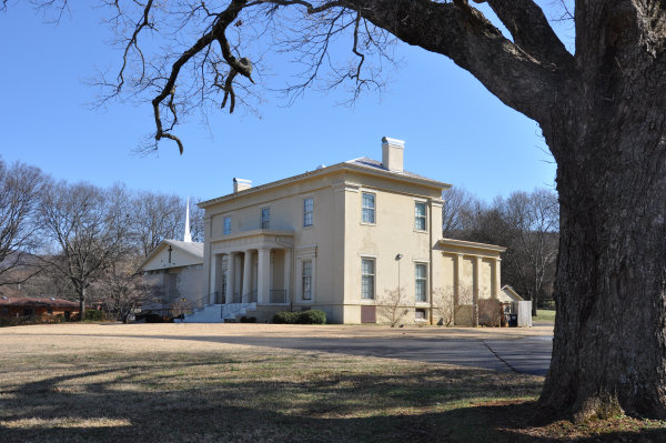 808 Maysville Road NE