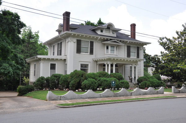 418 McClung Avenue SE