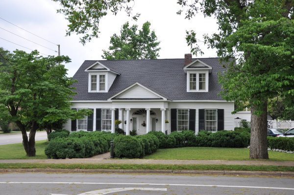 450 McClung Avenue SE