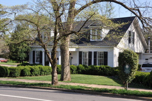 450 McClung Avenue SE