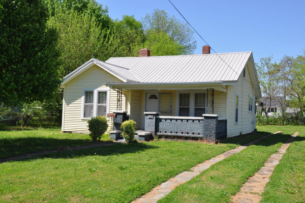 313 McCullough Avenue NE