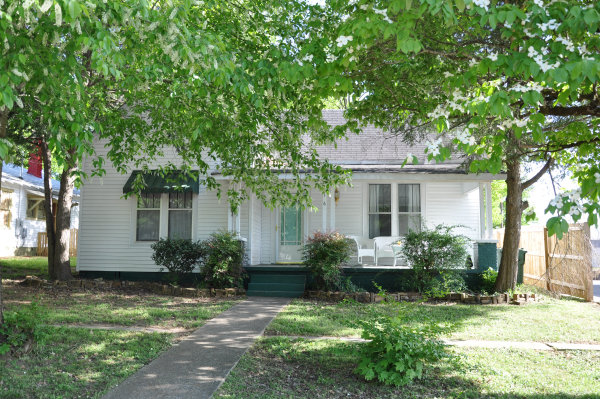 706 McCullough Avenue NE