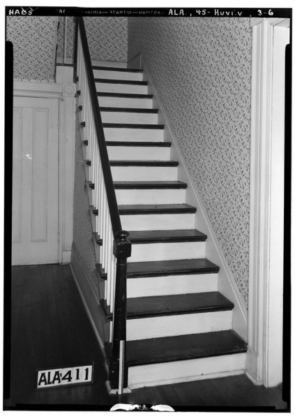 2709 Meridian Street N