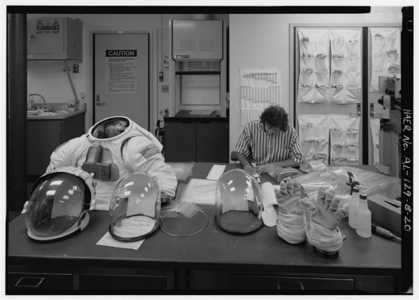 MSFC Neutral Buoyancy Simulator Facility