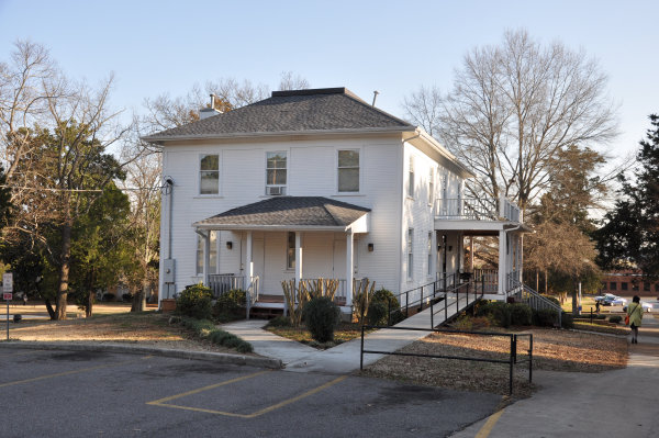 5031 Oakwood Road NW