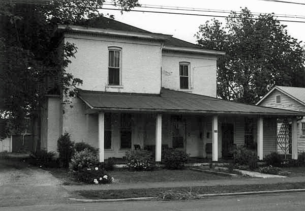 209 Walker Avenue NE