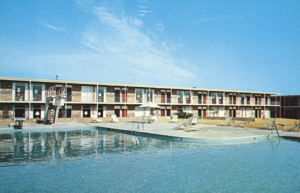 The Southpaw Postcard Collection - Hotels & Motels