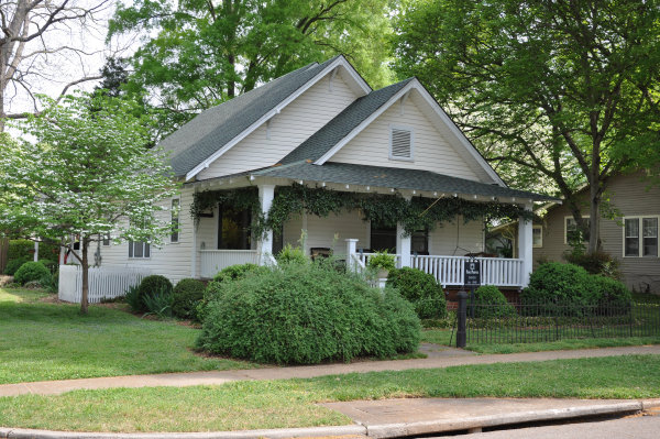 1001 Pratt Avenue NE
