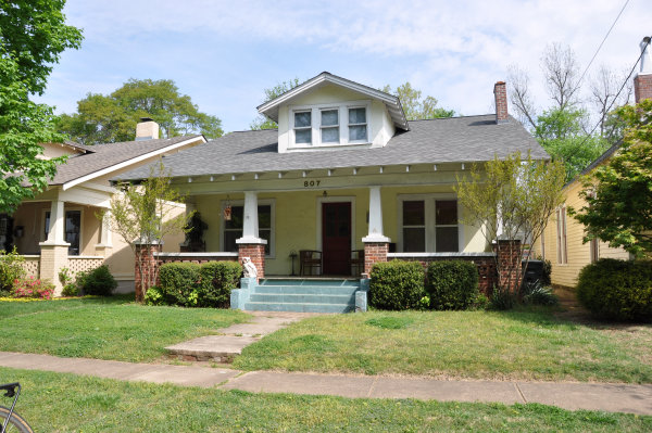 807 Pratt Avenue NE