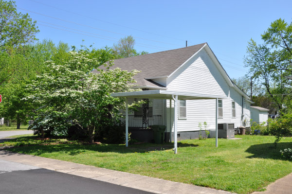 722 Rison Avenue NE