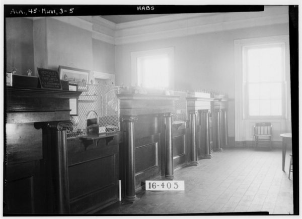 216 West Side Square