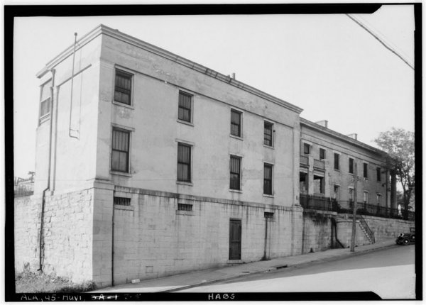 216 West Side Square