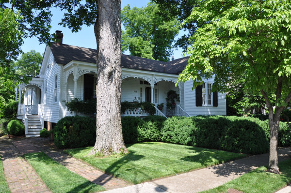 109 Steele Street NE
