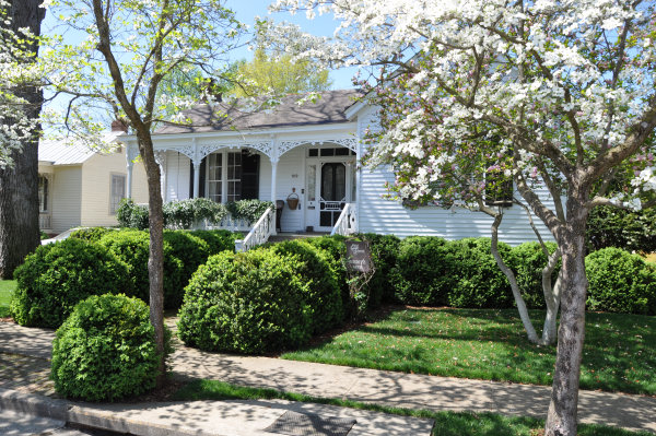 109 Steele Street NE