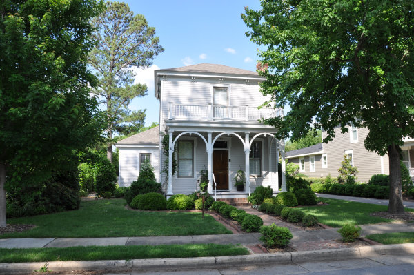 110 Steele Street NE