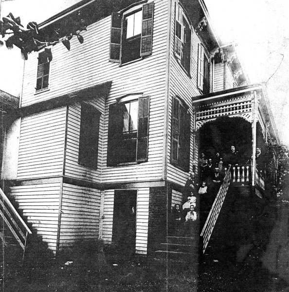 117 Walker Avenue NE