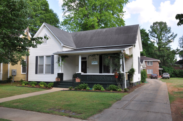 118 Walker Avenue NE