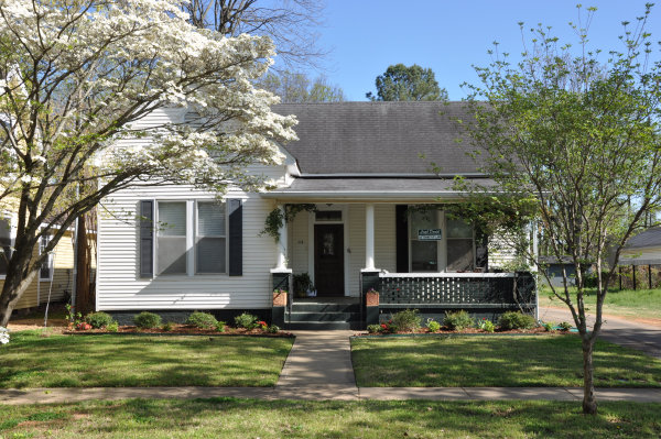 118 Walker Avenue NE