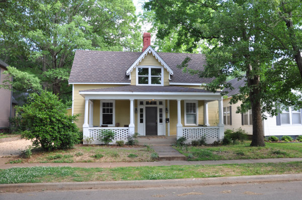 120 Walker Avenue NE
