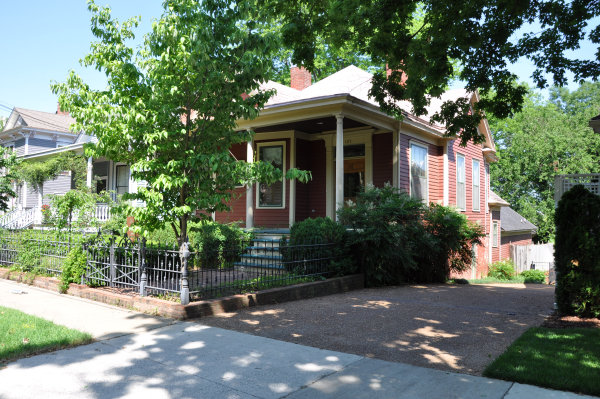 121 Walker Avenue NE