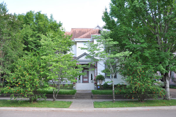 124 Walker Avenue NE