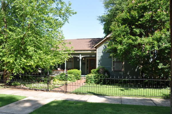125 Walker Avenue NE
