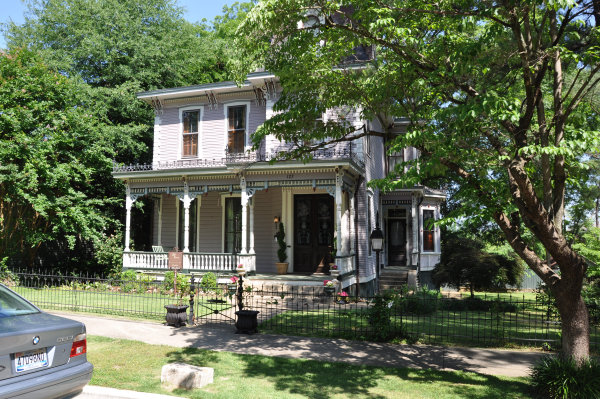 127 Walker Avenue NE