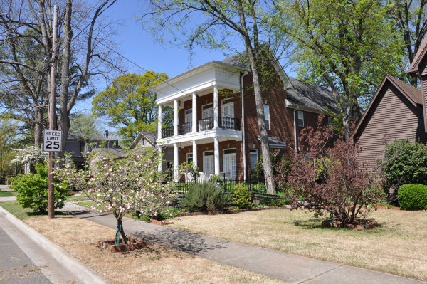 131 Walker Avenue NE