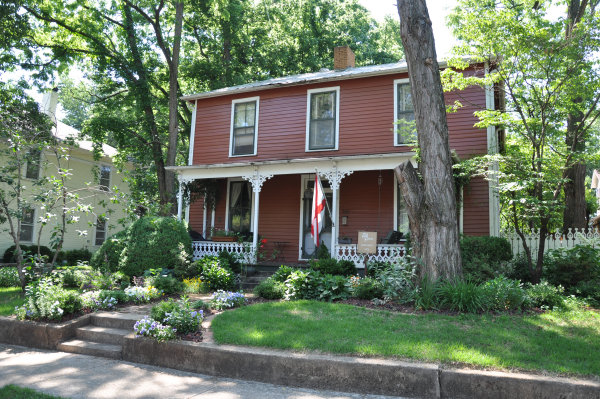 132 Walker Avenue NE