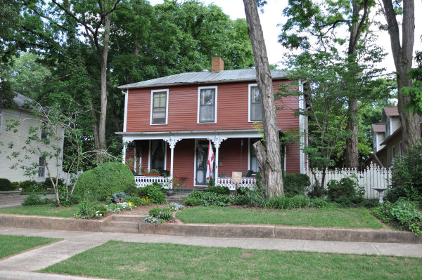 132 Walker Avenue NE