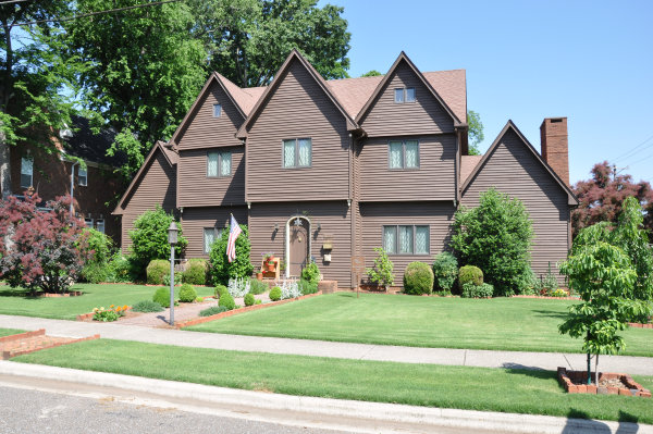 133 Walker Avenue NE