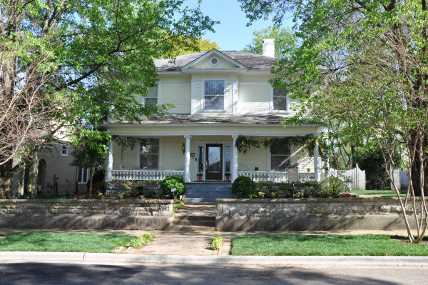 134 Walker Avenue NE