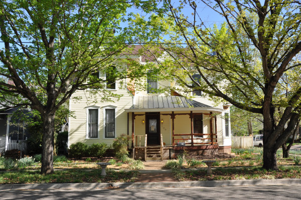 200 Walker Avenue NE
