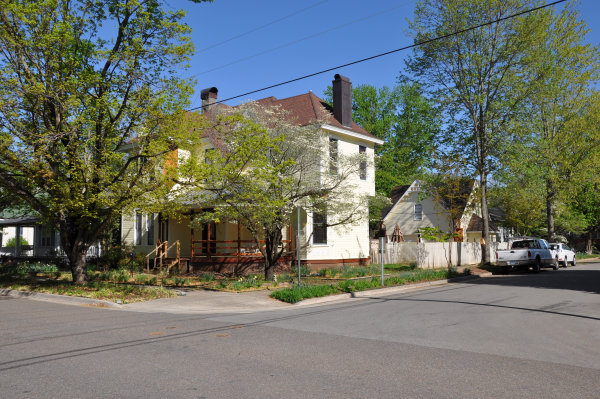200 Walker Avenue NE