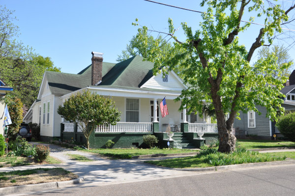 204 Walker Avenue NE