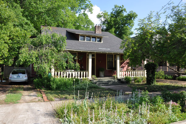 208 Walker Avenue NE