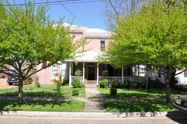 209 Walker Avenue NE