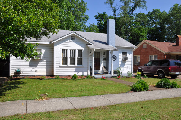 211 Walker Avenue NE