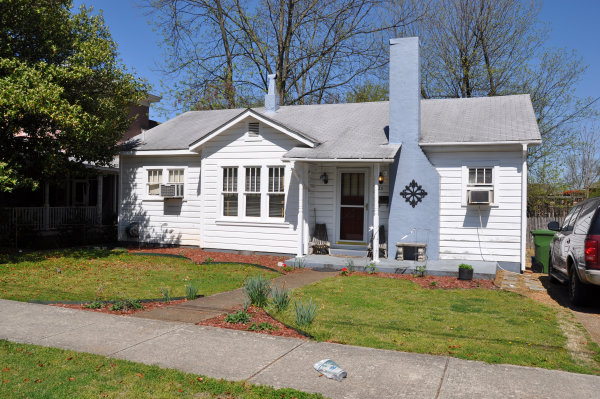 211 Walker Avenue NE
