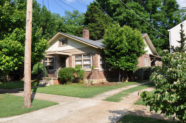 218 Walker Avenue NE