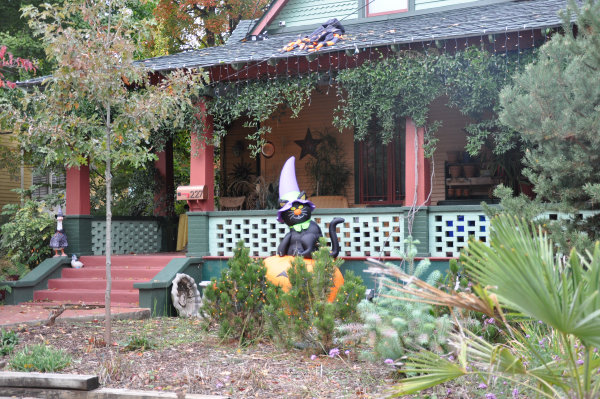 227 Walker Avenue NE