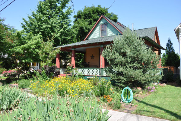 227 Walker Avenue NE