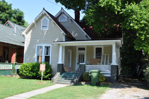 229 Walker Avenue NE