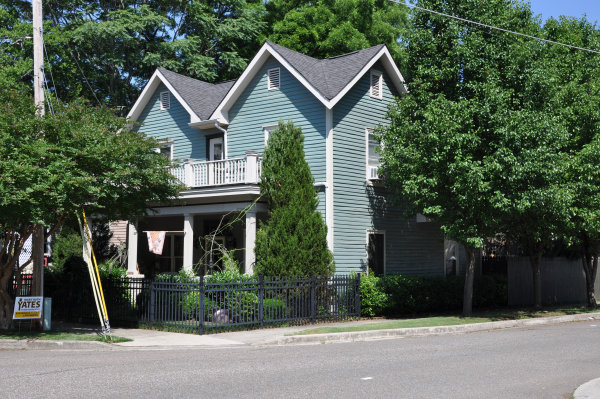 233 Walker Avenue NE