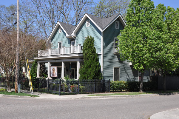 233 Walker Avenue NE