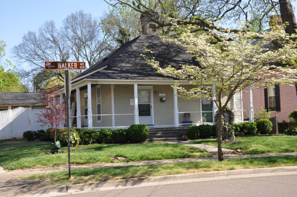 234 Walker Avenue NE