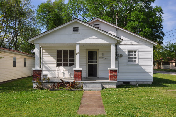 223 Ward Avenue NE