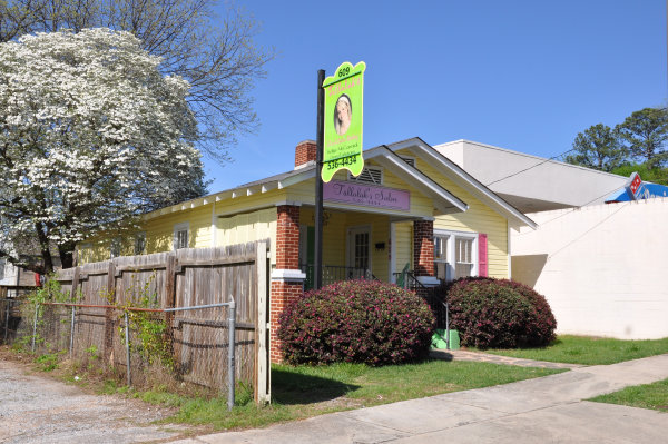 609 Ward Avenue NE