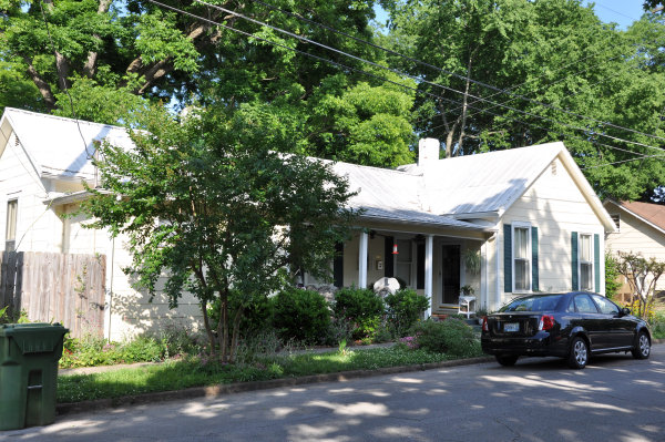 208 White Street NE